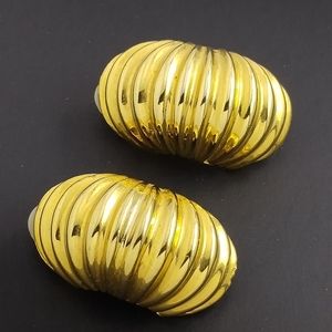 Vintage statement Gold tone clip on earrings